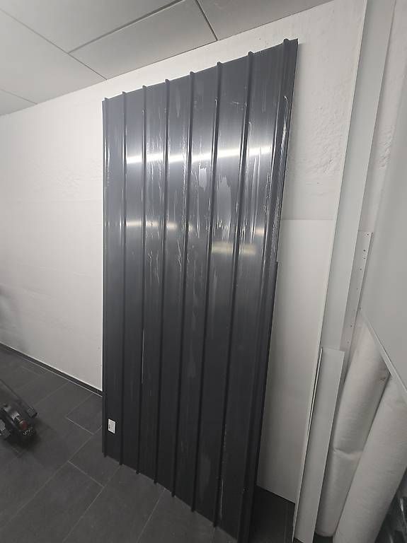 Altri materiali per l'edilizia: Trapezblech H12, anthrazit grau, 2000x910x0,4 mm – Usato da Rumlikon venduto da Wiralma