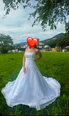 Wunderschönes Brautkleid, Gr. 38 von Brautmode Wicky