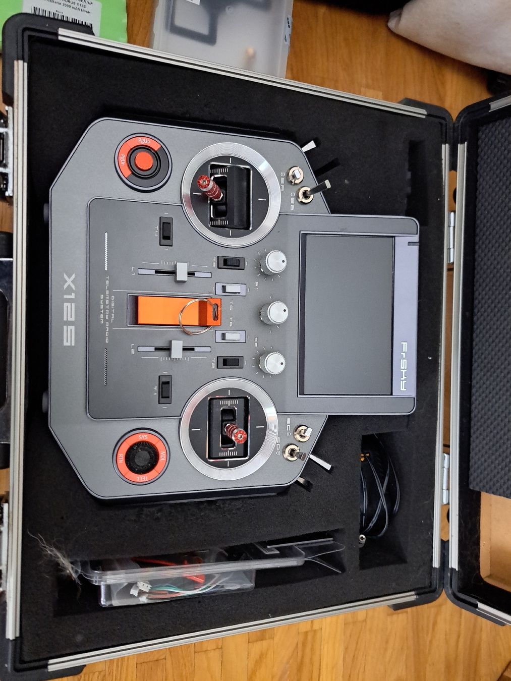 FrSky Telecomando: Fr Sky Horus X12s mit I range x – Usato da Villars-sur-Glâne venduto da hyperpat01