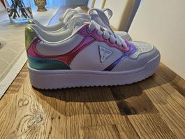 Guess sneaker gr. 7.5 (ca 38)