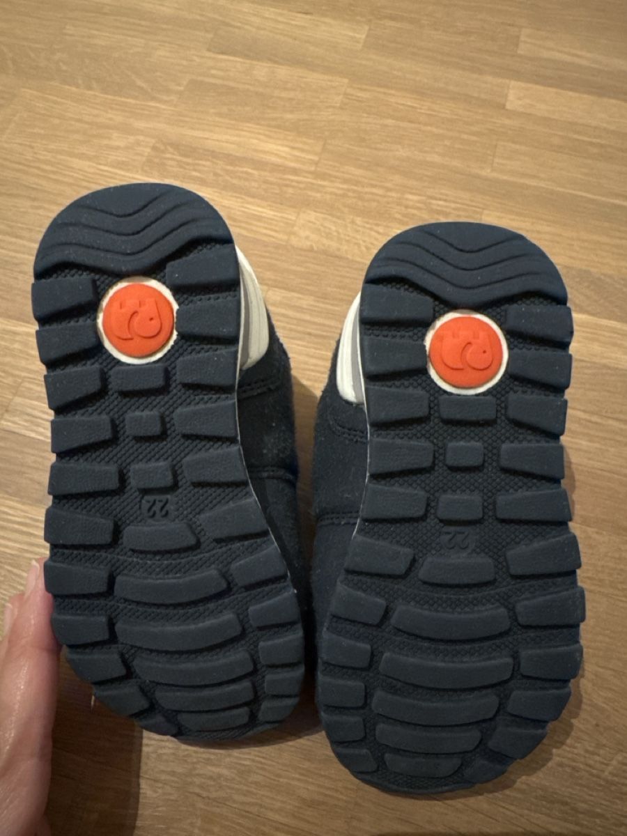 Elefanten Scarpe per ragazzi: Elefanten Turnschuhe Gr. 22, dunkelblau, – Usato da Mels venduto da ann_v2x9 2