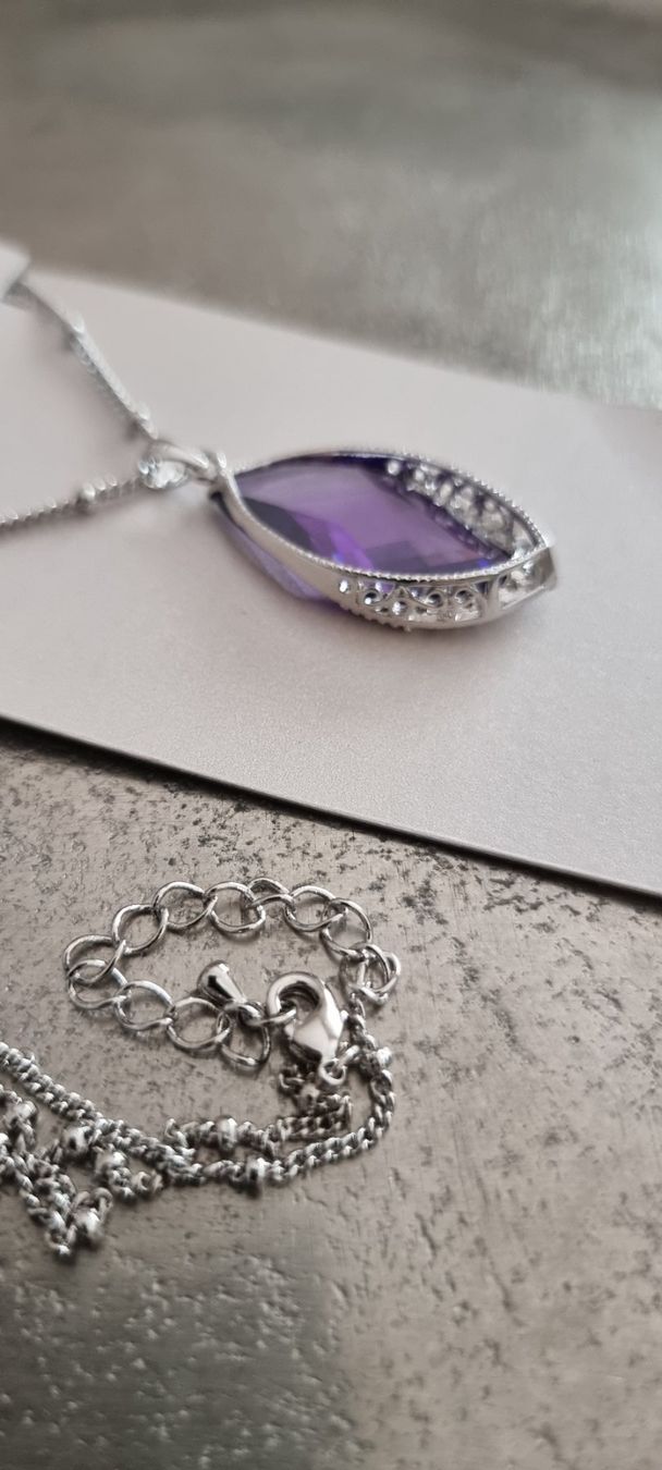Catenine: Drop Kette-Swarovski-Kritallen- Amethyst – Nuovo (secondo la descrizione) da Frauenfeld venduto da Bleeddragon 1