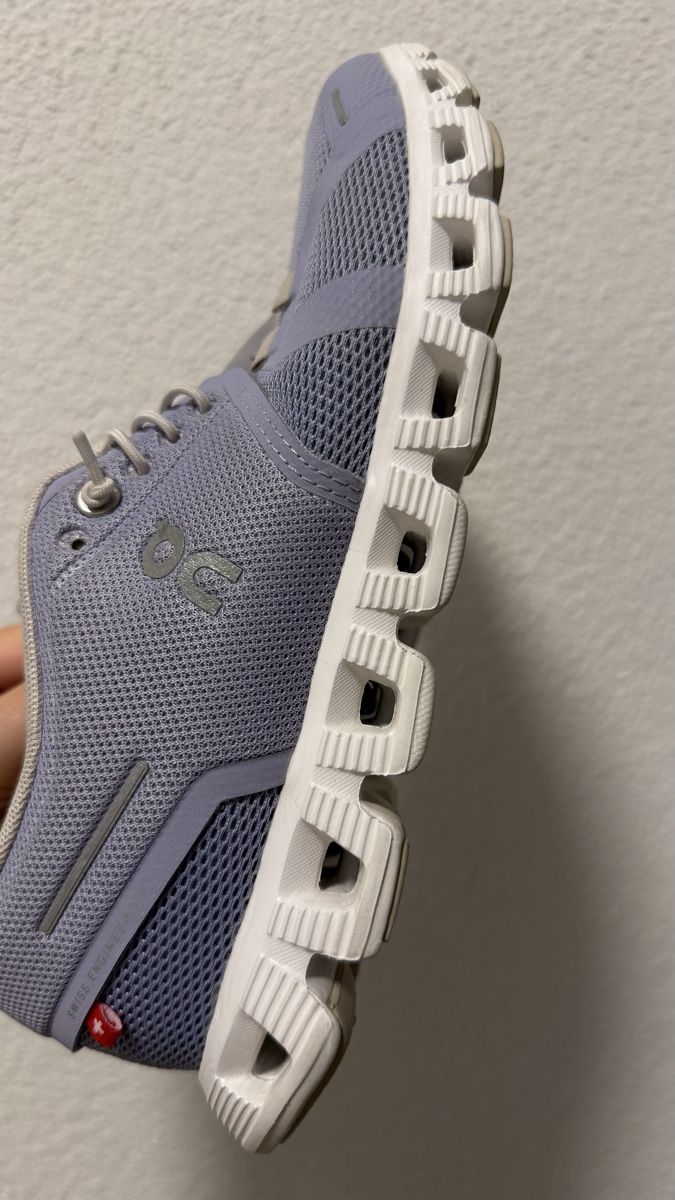 On Damenschuhe: On Running Cloud Schuhe lila size 37.5 – Gebraucht aus Boswil von hey.itsme 6