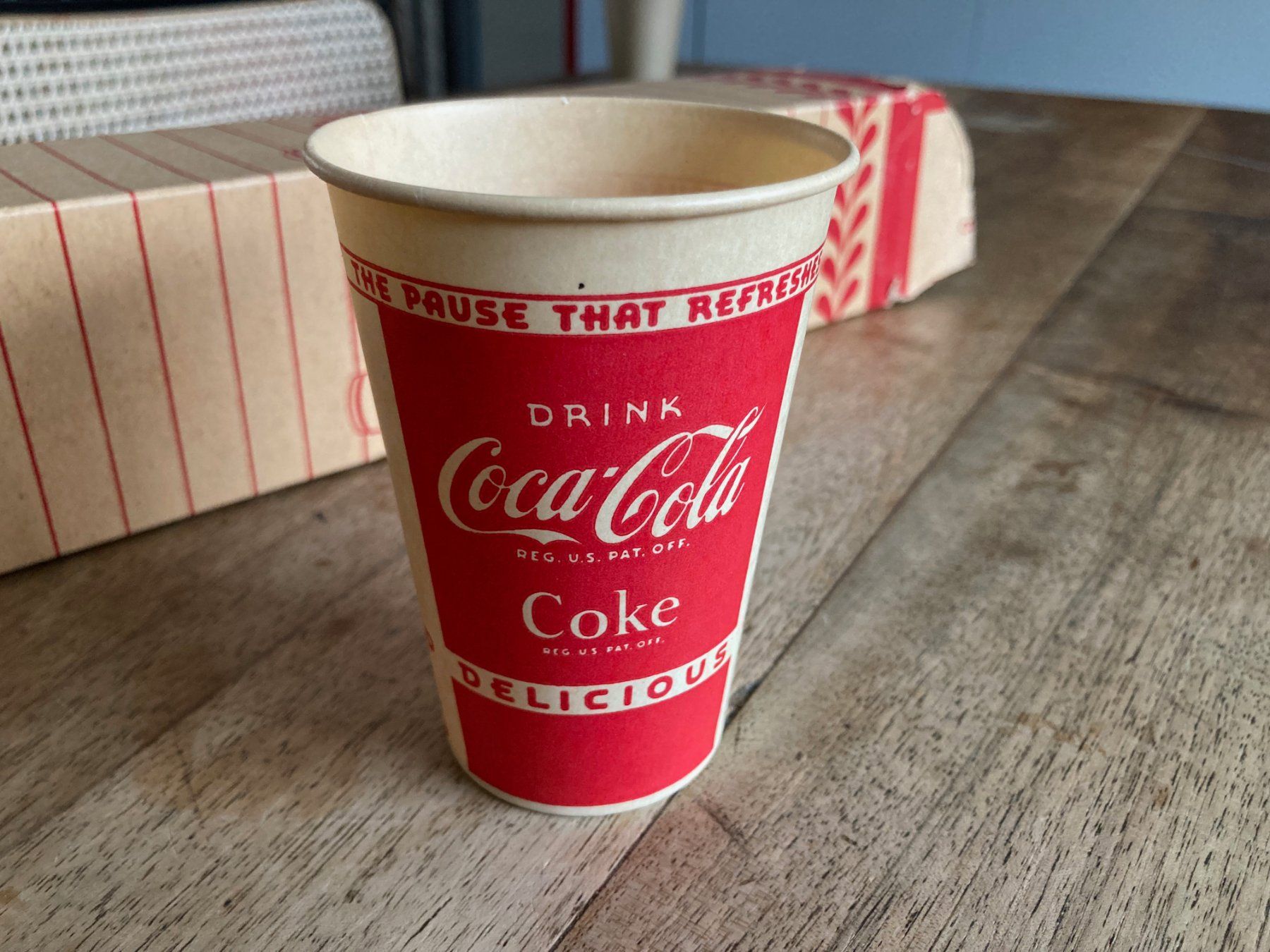 Coca-Cola Gläser: Original U.S.A.Coca Cola-Kartonbecher, vintage, ca. 90 Stück – Gebraucht aus Zürich von sperret 1