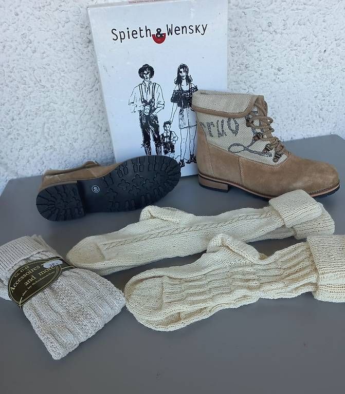 Vestiti: Damen Dirndl – Nuovo e nell'imballaggio originale da Uster venduto da SoleLuna72 3