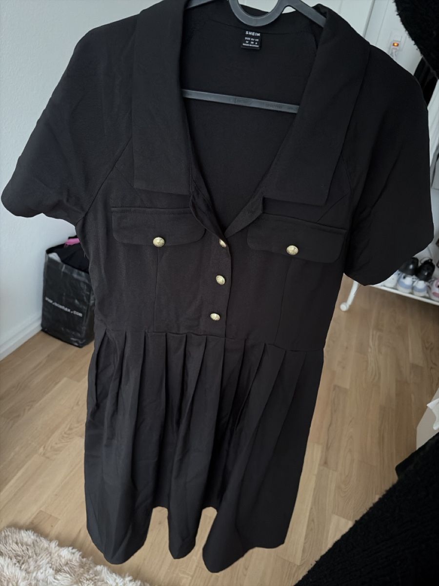 Shein Vestiti: Kurzes Kleid – Nuovo (secondo la descrizione) da Basel venduto da SaraaaS060201