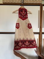 Tablier antique entièrement brodé en coton