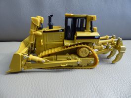 Kettendozer CAT D8R Tractor 1:50