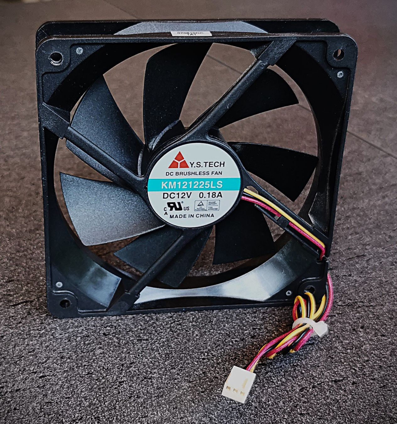 Ventilatori: Y.S.Tech Ventilator 12V 0.18A 120x120x25mm – Nuovo (secondo la descrizione) da Bremgarten b. Bern venduto da Vittorio0