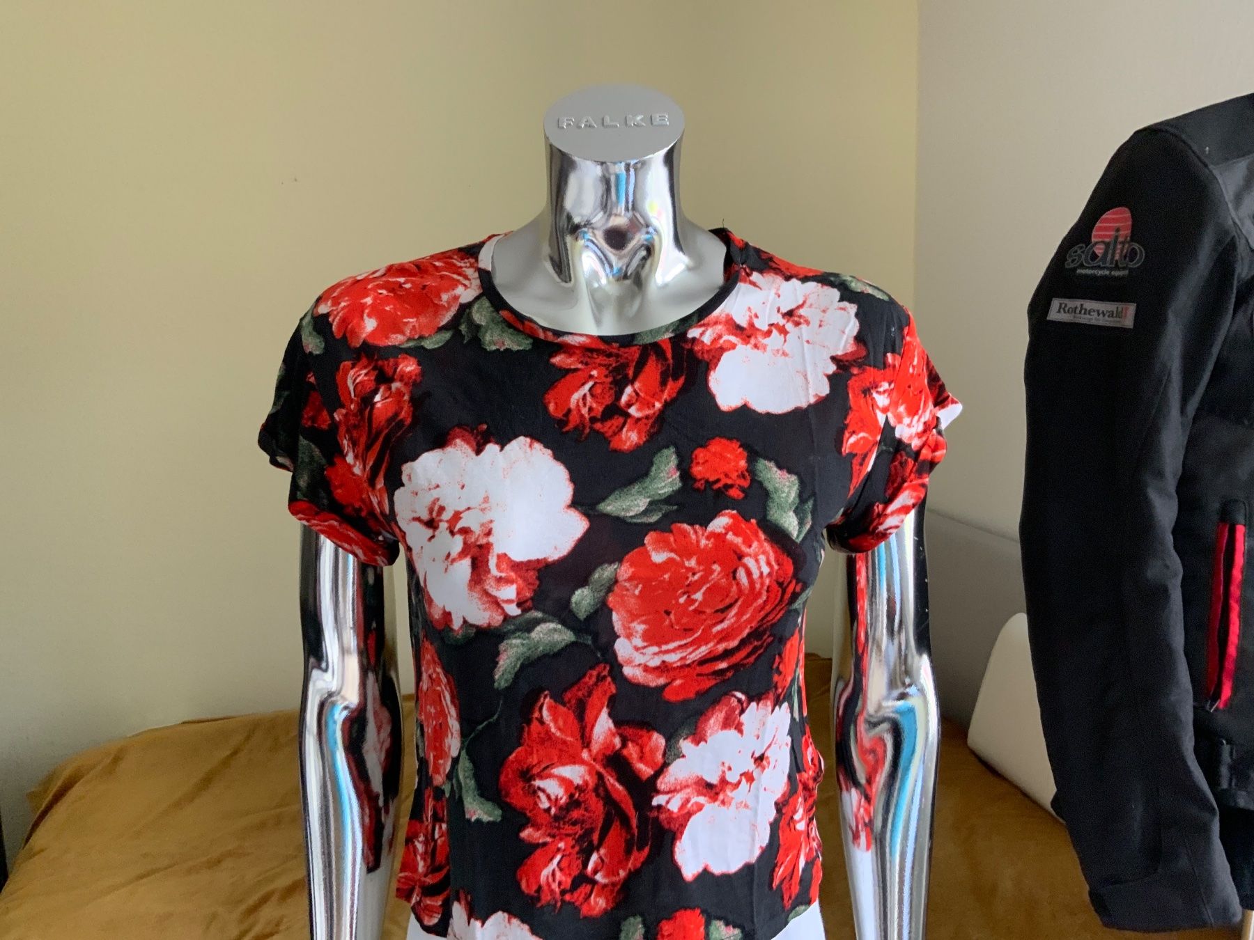 T-shirt: Sommer shirt xs – Usato da Langnau am Albis venduto da Judithsebi