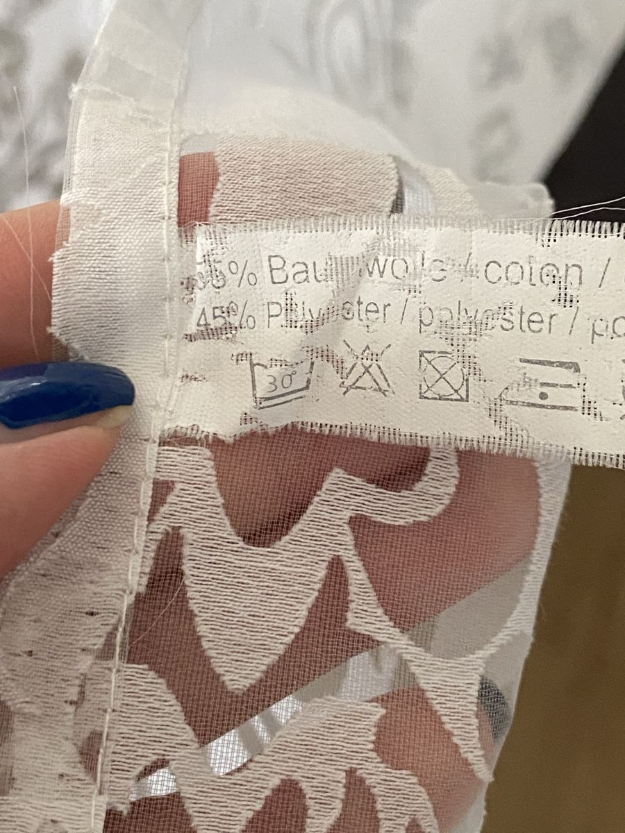 Vorhänge: 2 Vorhänge mit Muster Weiss 55% Baumwolle 45% Polyester – Gebraucht aus Etzwilen von Roto2 4