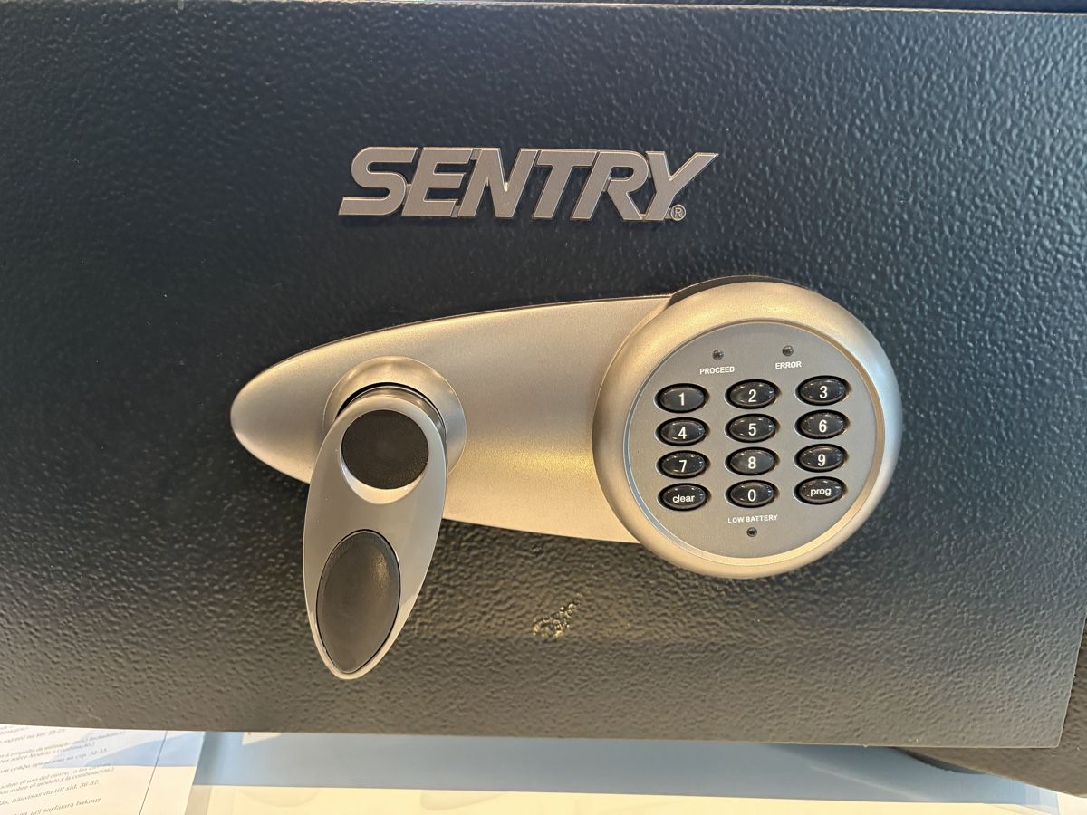 Coffre-fort: Tresor Sentry T5-330 – D'occasion à Tamins par walkeezy 1
