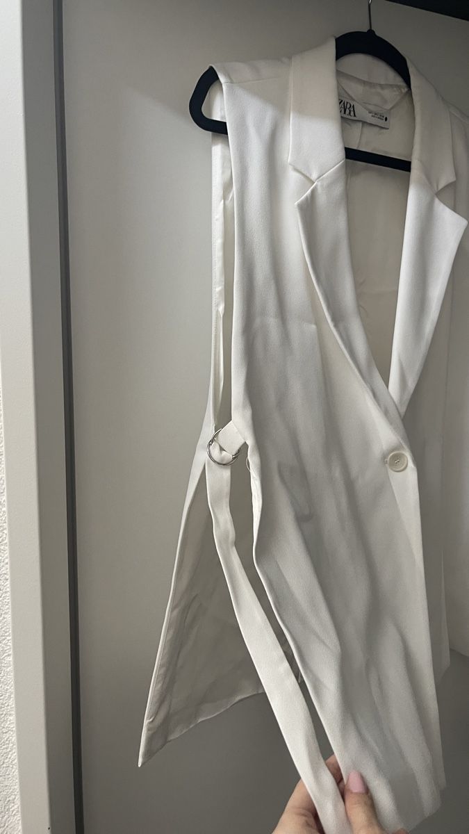 Zara Gilets & Westen: Zara Weste weiss, Gr. L – Neu (gemäss Beschreibung) aus Lausen von sim_hgp6 1