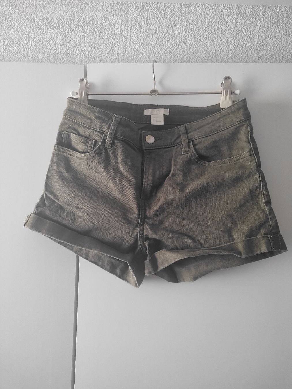 H&M Hosen: H&M shorts, olive, 34 – Neu (gemäss Beschreibung) aus Einsiedeln von TheMullets_wife 1