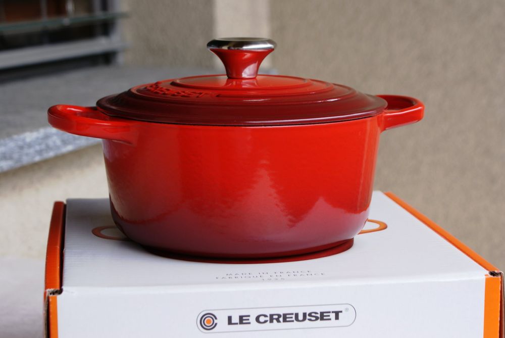 Cocotte Ronde en Fonte Émaillée avec Intérieur Noir | Le Creuset FR
