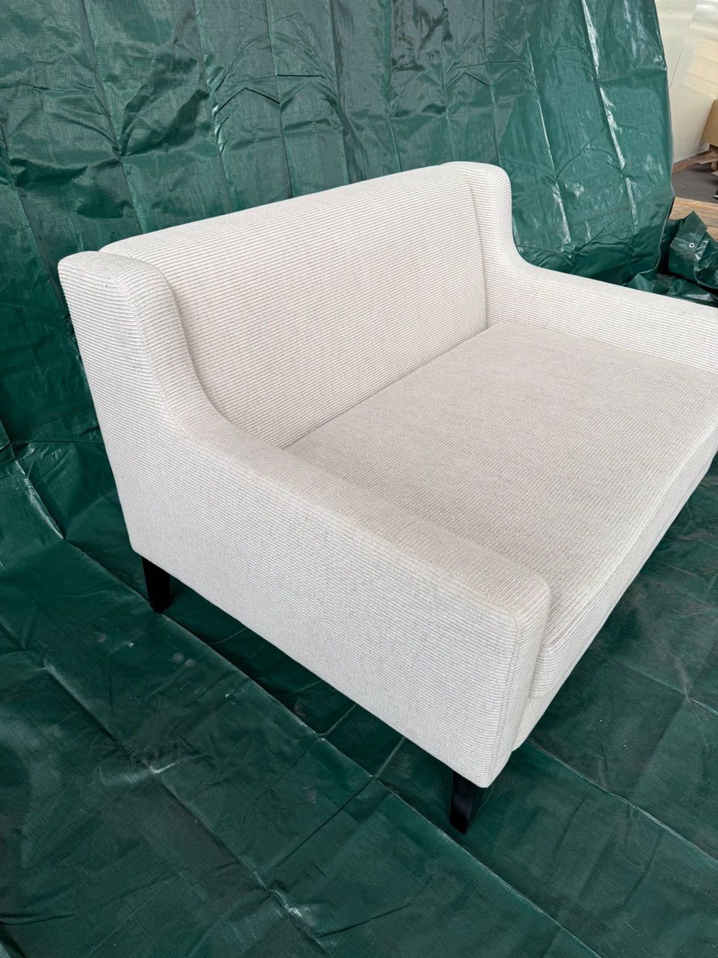 Divani: Kompaktes 2 Sitzer Sofa in Beige mit dunklen Füssen – Usato da Hünenberg venduto da moanab. 2
