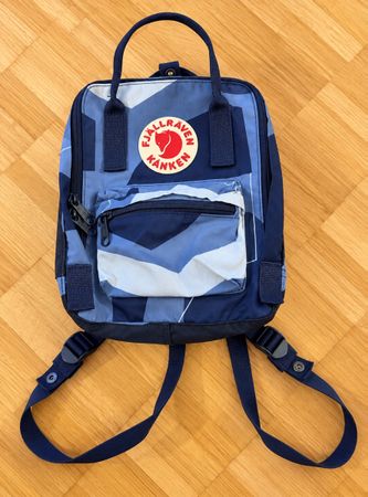 Fjällräven Kånken Mini – Limited Edition Art – Blue/White