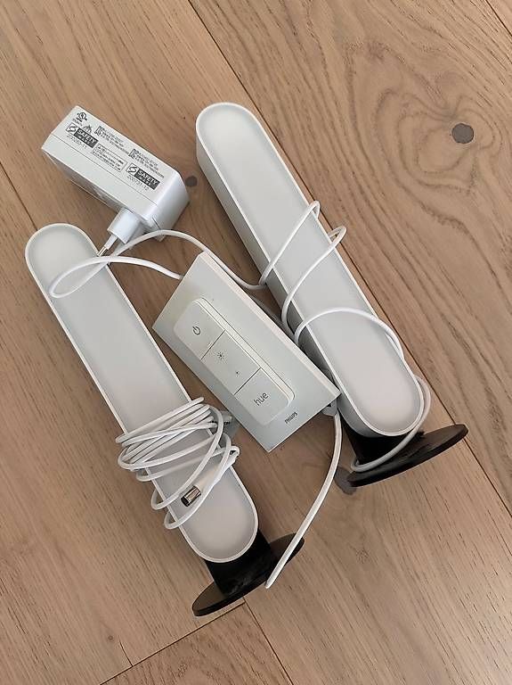 Philips Lampes: Philips Hue Play Lightbar Doppelpack - Top Zustand! – D'occasion à Winterberg ZH par migeli89