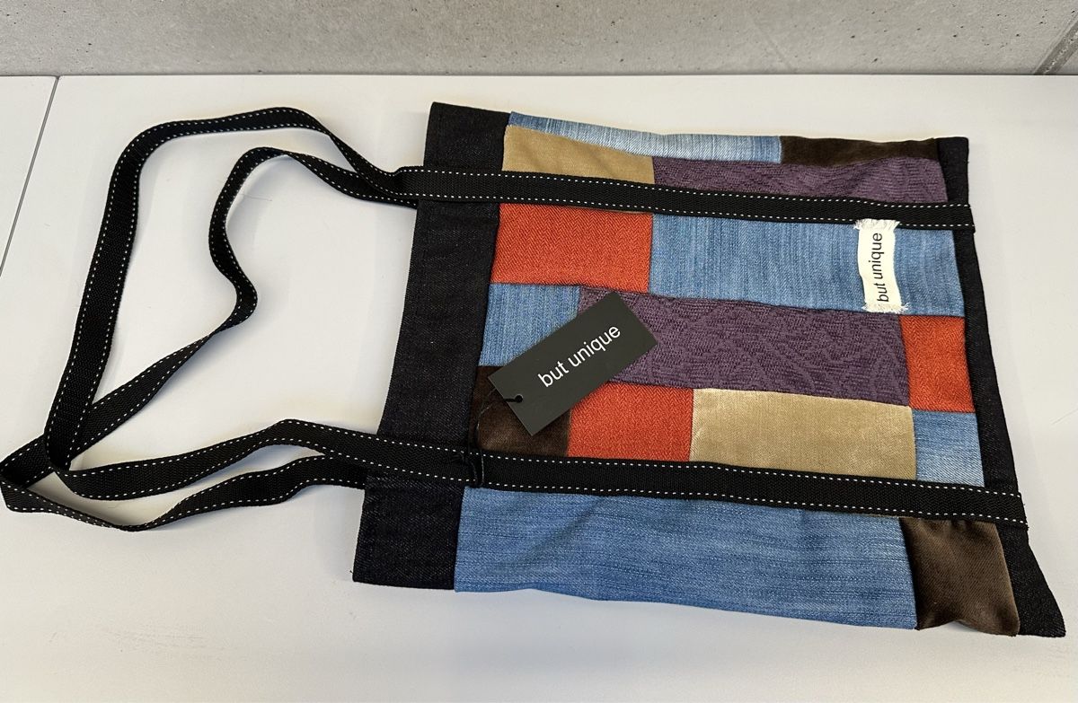 Sacs femmes: Handgemachte Patchwork-Tasche - Einzigartiges Design – Neuf (Voir description) à Leuk-Stadt par nadlerhu 3
