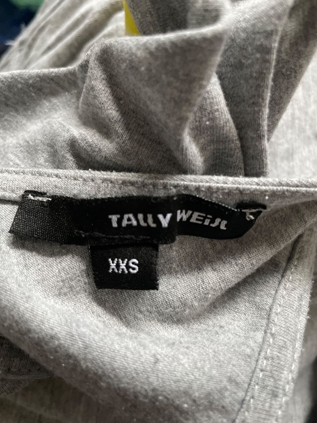 Tally Weijl Camicette, T-shirt & Top: Top Grau Gr. XXS – Usato da Neuenkirch venduto da balani 1