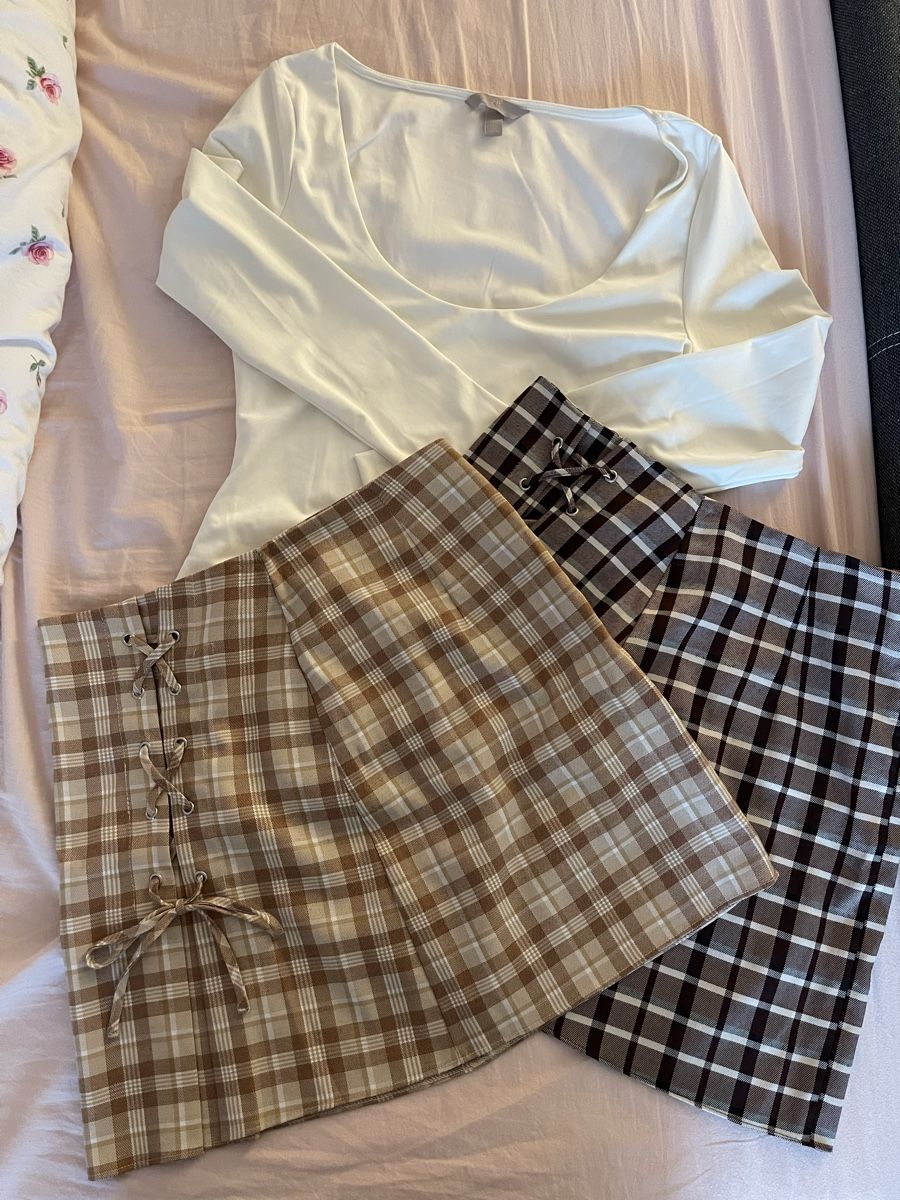 H&M Lotti di vestiti: Langarmbody mit 2 Jupe Gr.38/M – Usato da Steffisburg venduto da lar_x57s