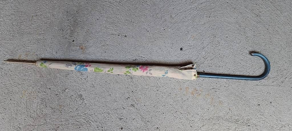 Regenschirme: Antiker Schirm – Gebraucht aus Wädenswil von mh012 2