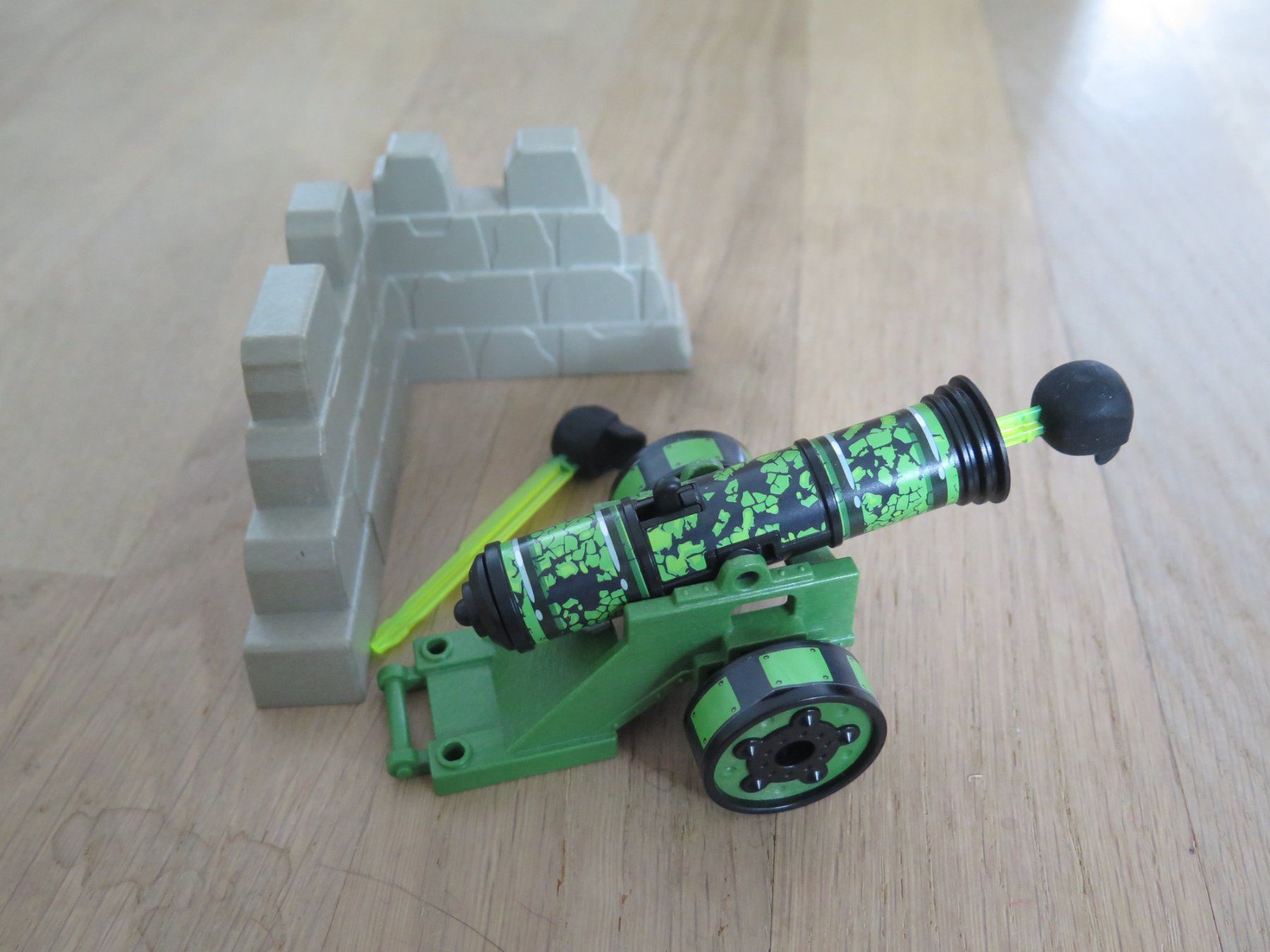 Playmobil Spielzeuge: Playmobil Kanone mit Mauer – Gebraucht aus Rafz von JJPuu2