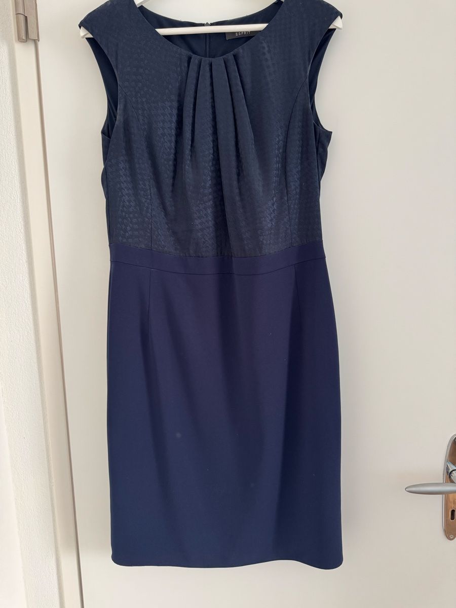 Kleider: Esprit Kleid – Gebraucht aus Oberengstringen von lor_8y27
