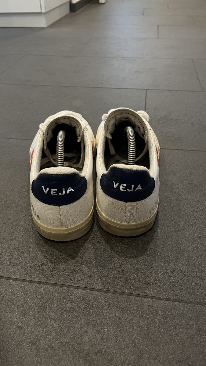 Veja Scarpe da uomo: Veja Campo Leather white orange fluo Gr. 45 – Usato da Aeschi b. Spiez venduto da lou_d5wc 3