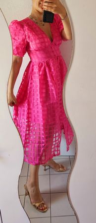 Pinkes Midi Kleid– Puffärmel & Strukturstoff Gr. S-M