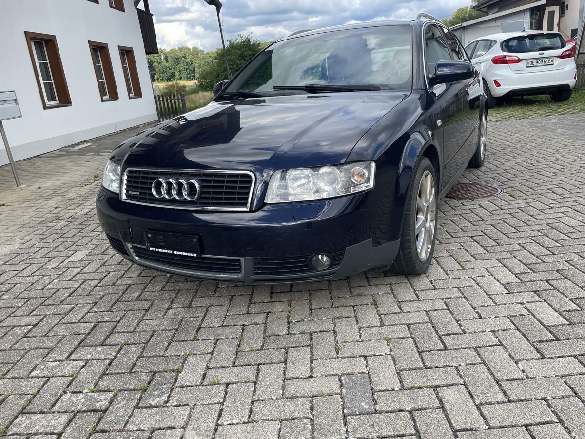 Audi Automobili: Audi A4 B6 3.0 V6 quattro 220ps – Usato da Oberönz venduto da lev_j57j