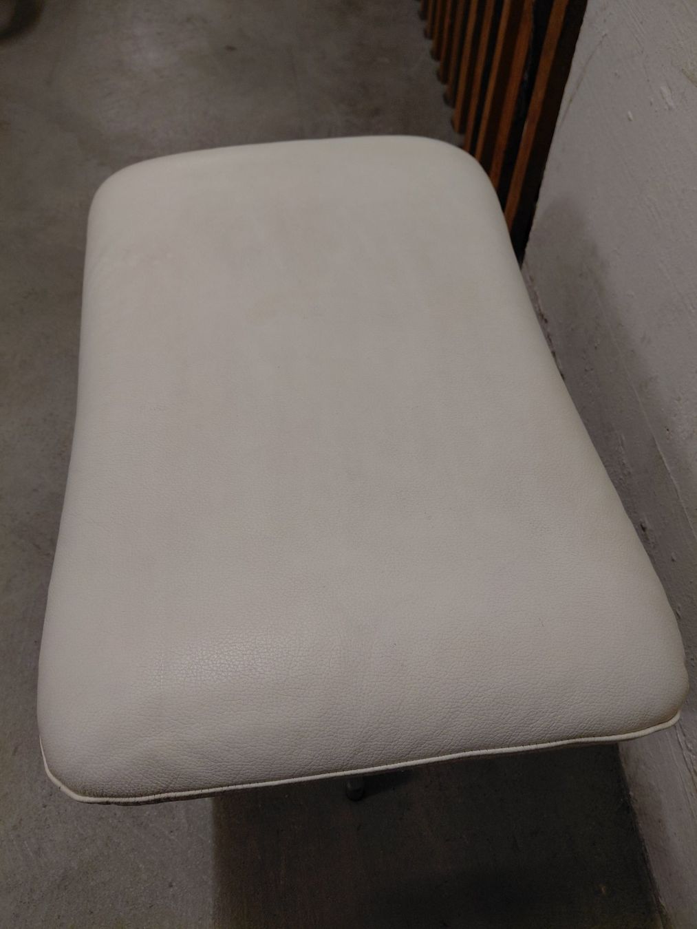 Sgabelli: Ottomane (eventuell Cassina) – Usato da Zürich venduto da benski34 3
