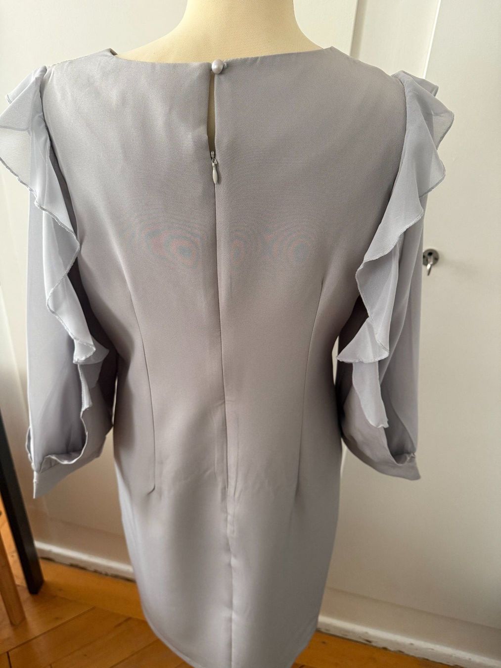 Vestiti: Robe grise – Difettoso da Le Locle venduto da tchanatakoua 3
