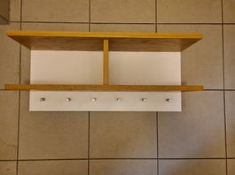 Wandgarderobe mit Haken und Ablage