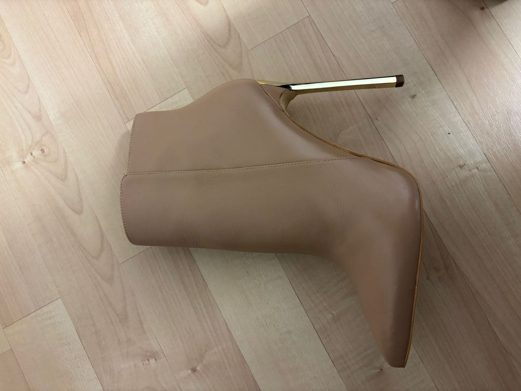 Guess Scarpe da donna: Guess Stiefeletten Beige mit Gold Absatz – Nuovo e nell'imballaggio originale da Langnau am Albis venduto da Alci68 3