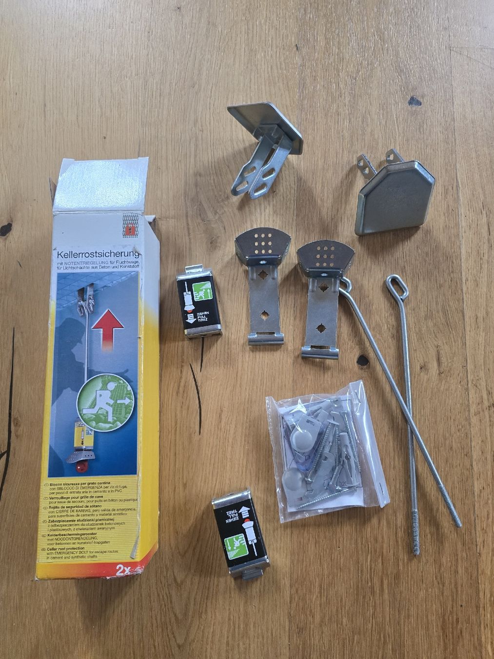 Schlösser: Kellerrostsicherung mit Notentriegelung, Neu! – Neu und originalverpackt aus Kestenholz von _Nostalgia_ 2