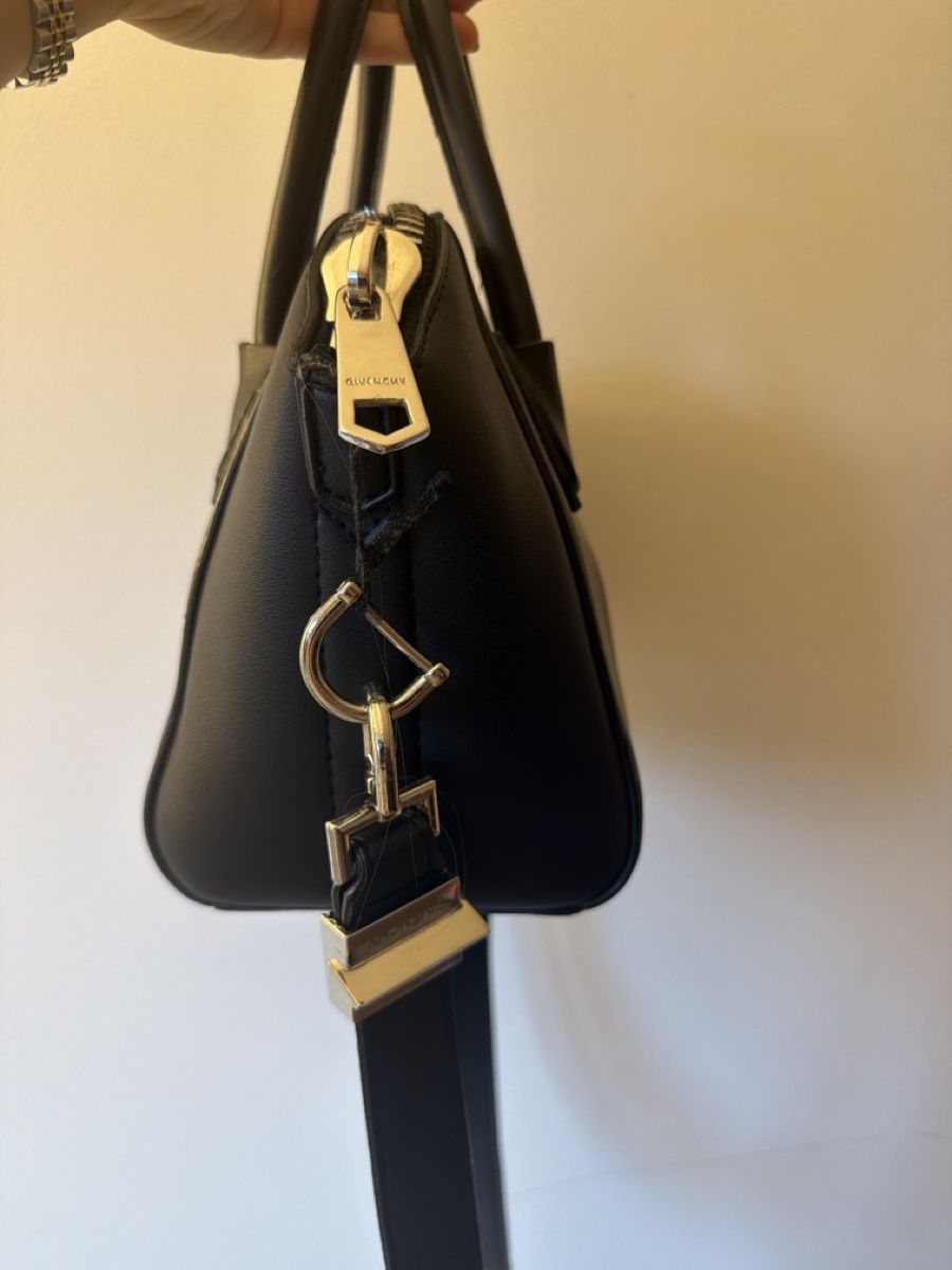 Givenchy Taschen: Women's bag small – Defekt aus Hausen AG von nik_9sg2 3