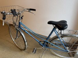 Stadtrad Damenblau, Korb, Gepäckträger, gut erhalten