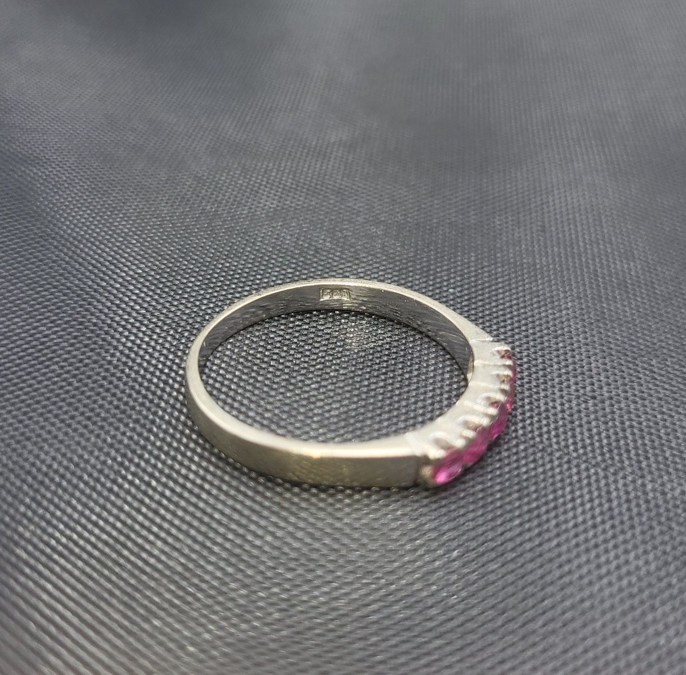 Anelli: 585 Weiss Gold Ring Mit Rubine – Usato da Wald ZH venduto da Dasilver 3