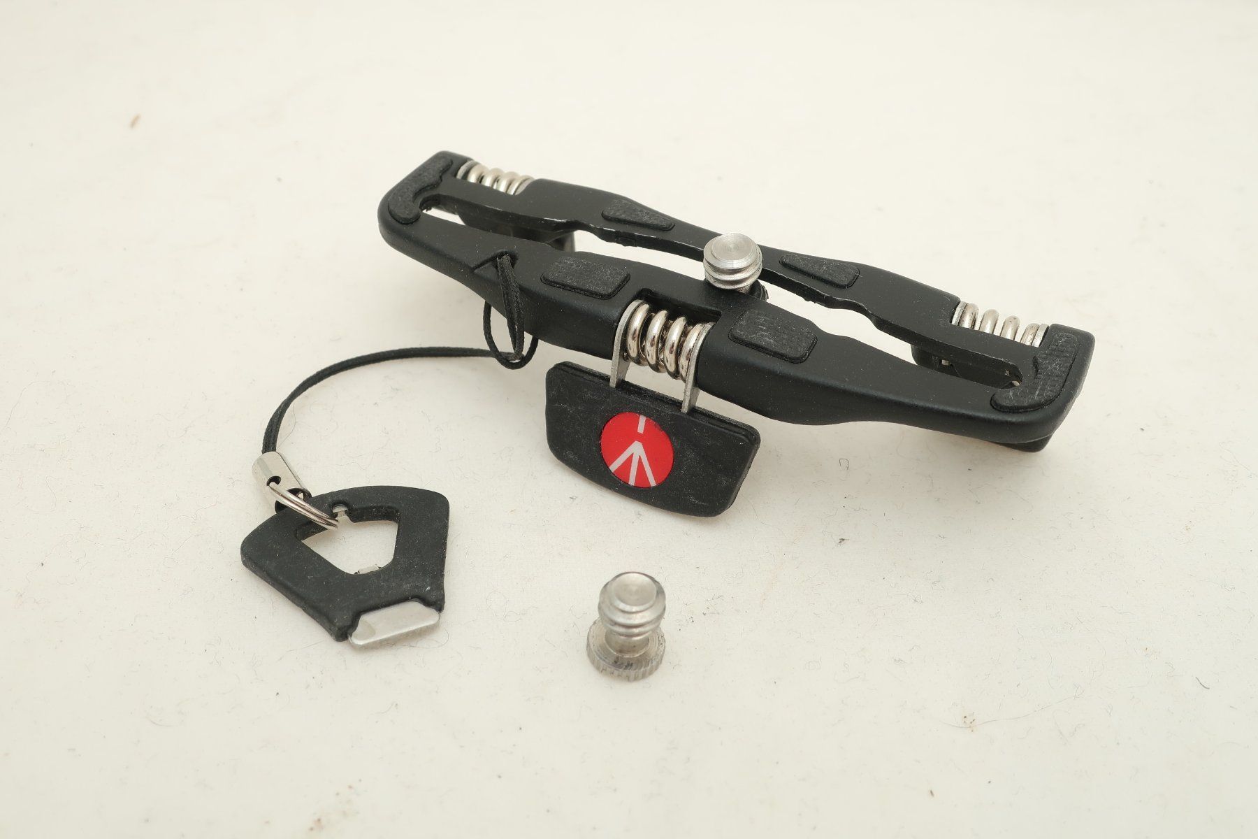 Manfrotto Treppiedi & Teste: Manfrotto Pocket MP1-C01 Mini Stativ 1/4" – Usato da Zürich venduto da dnk_nrd8 1