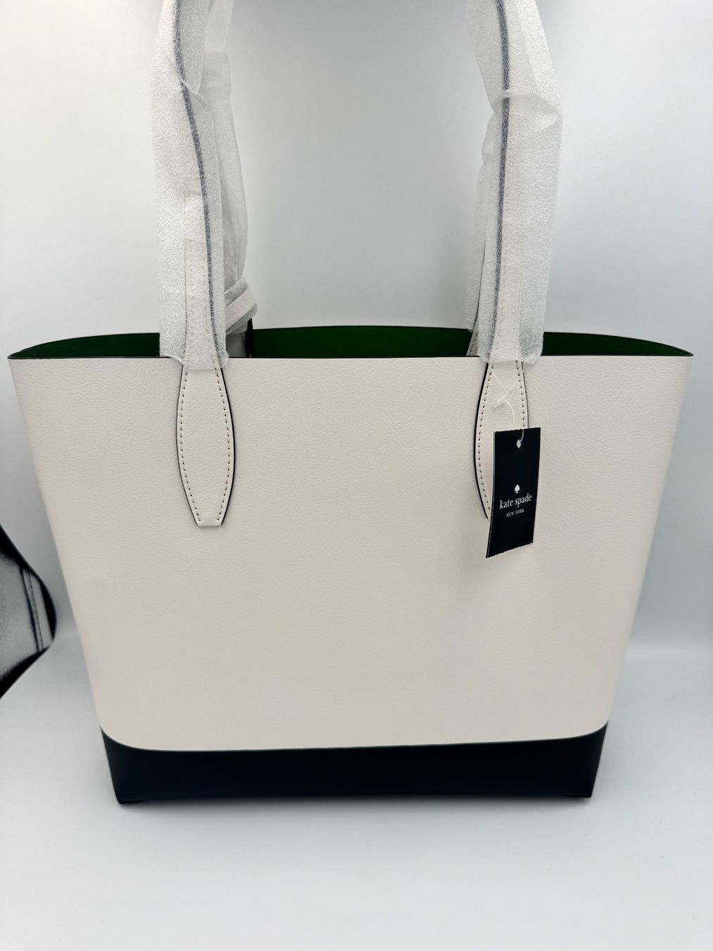 Kate Spade Taschen für Damen: Kate Spade Tasche Hello Kitty Special Collection – Neu und originalverpackt aus Wiedlisbach von Sistershop 2