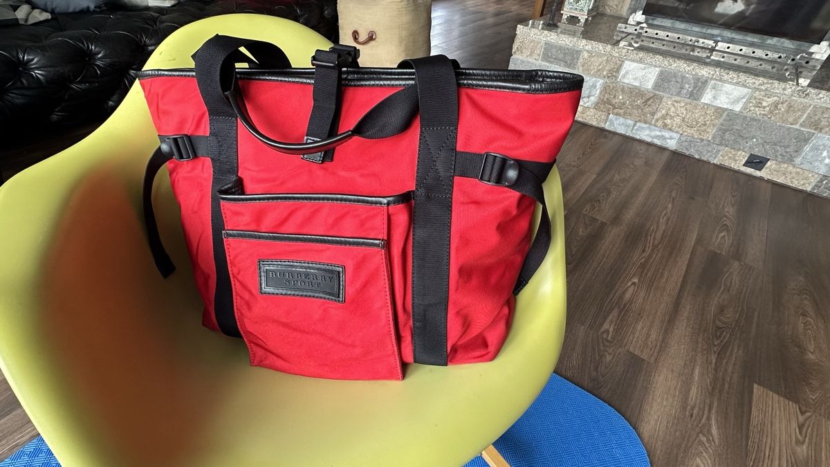 Burberry Borse: BURBERRY SPORT Tragetasche – Usato da Aarburg venduto da Yula24