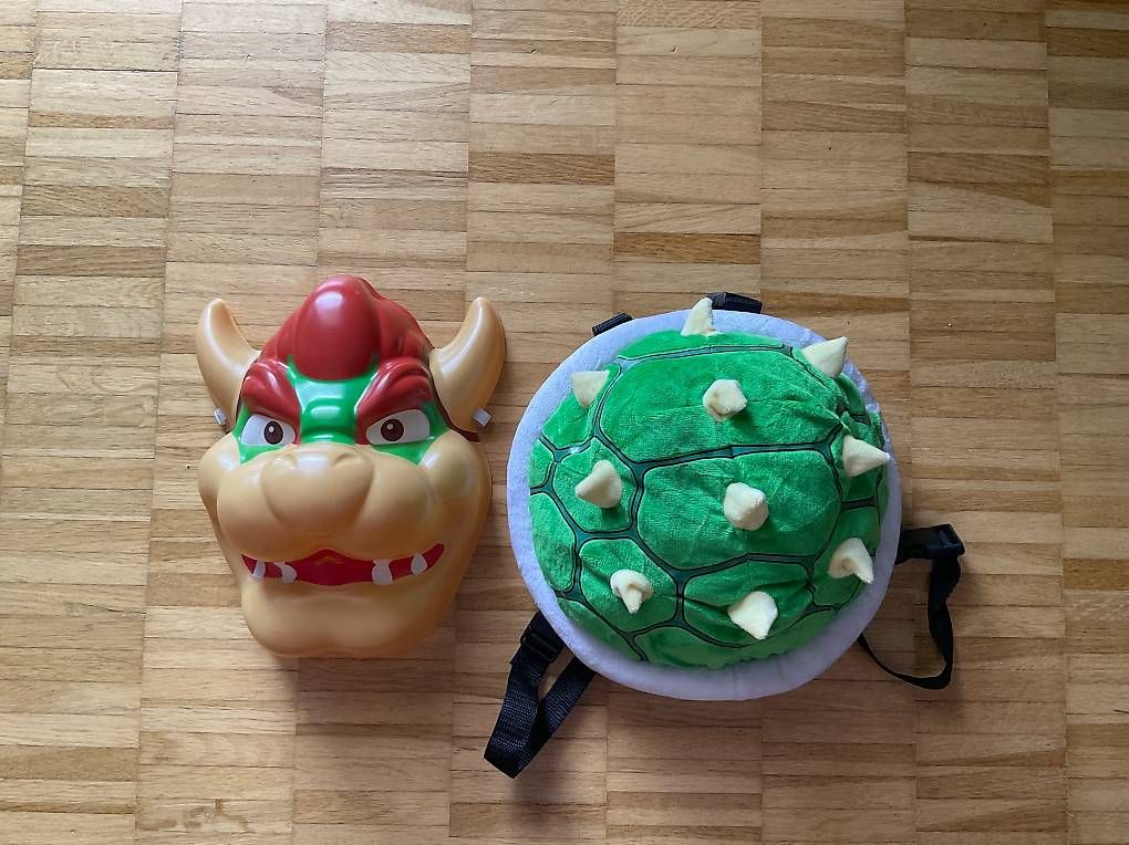 Masques: Bowser-Maske & Panzer-Schild-Rucksack; Verhandelbar – D'occasion à Basel par dor_gz7j