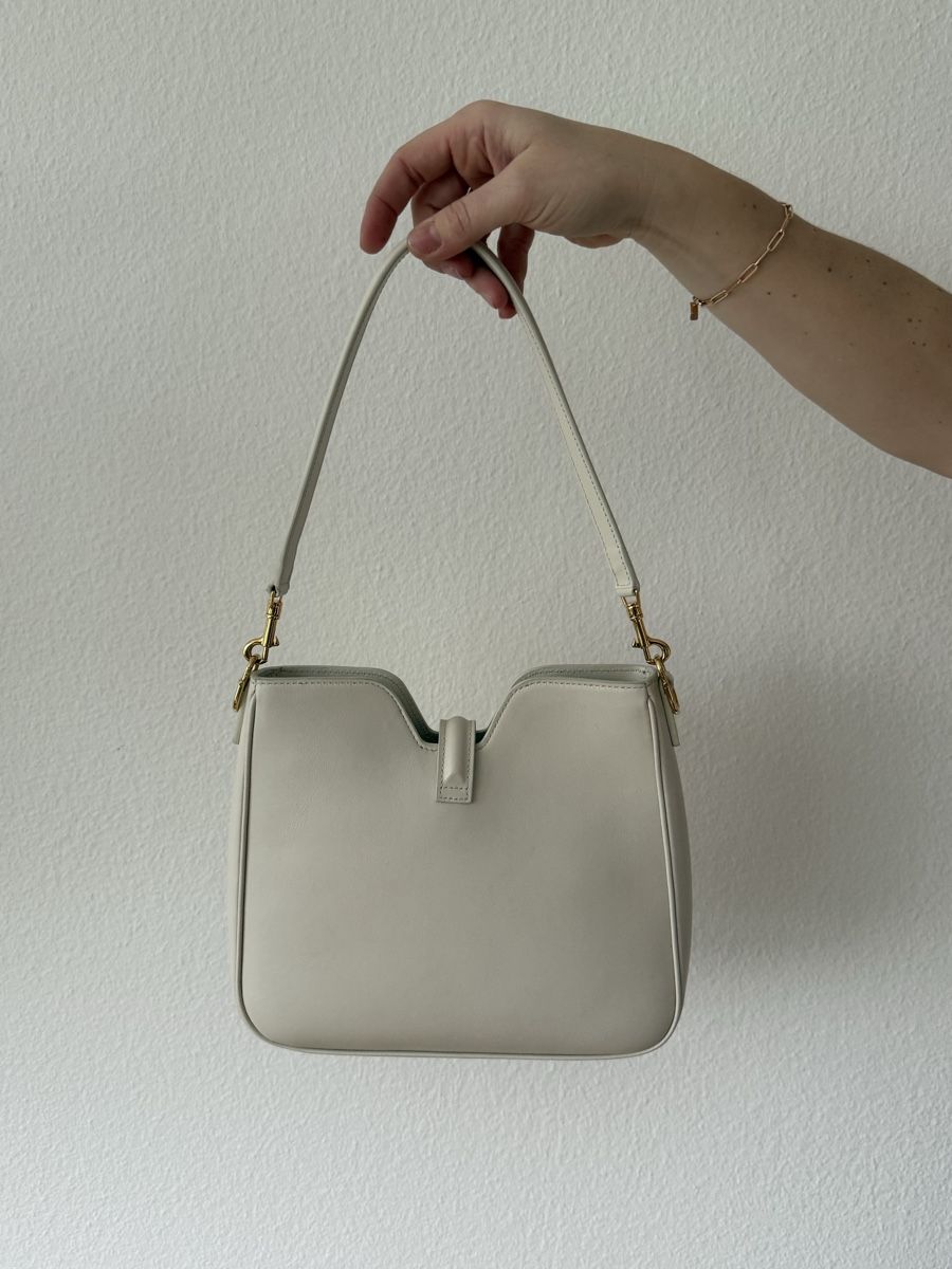 Celine Borse da donna: Classic White Celine Bag - Perfect for Spring & Summer Style – Usato da Flüelen venduto da mRoLo 4
