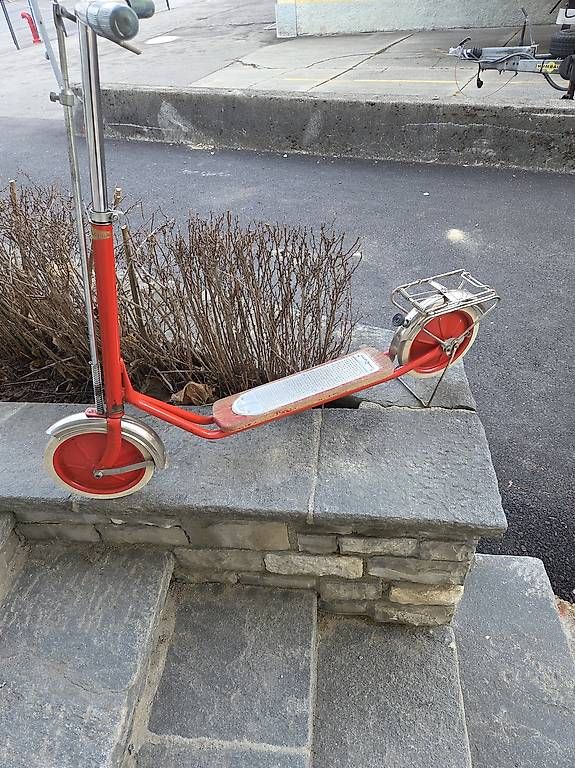 Wisa Gloria Véhicules pour enfants: Trottinette Wisa Gloria – D'occasion à Bulle par maria610