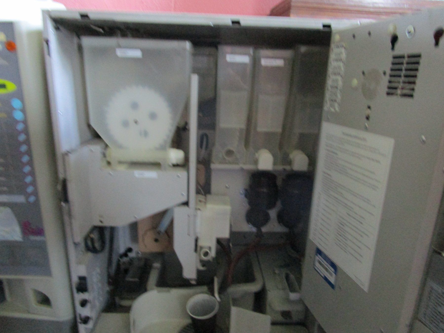 Kaffeemaschinen & Espressomaschinen: Kaffeemaschine Heissgetränkeautomat – Gebraucht aus Kollbrunn von Lapce 8
