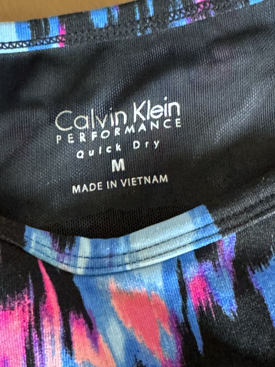 Calvin Klein Kleiderpakete: Sporthose und Top von Calvin Klein – Neu (gemäss Beschreibung) aus Zürich von chr_lgh5 1