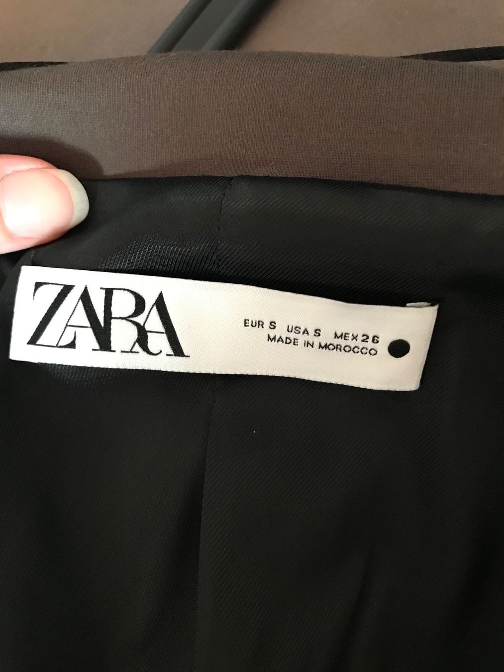 Zara Giacche: Blazer stretch Zara taille S – Usato da Basel venduto da Maria-Alexa 6