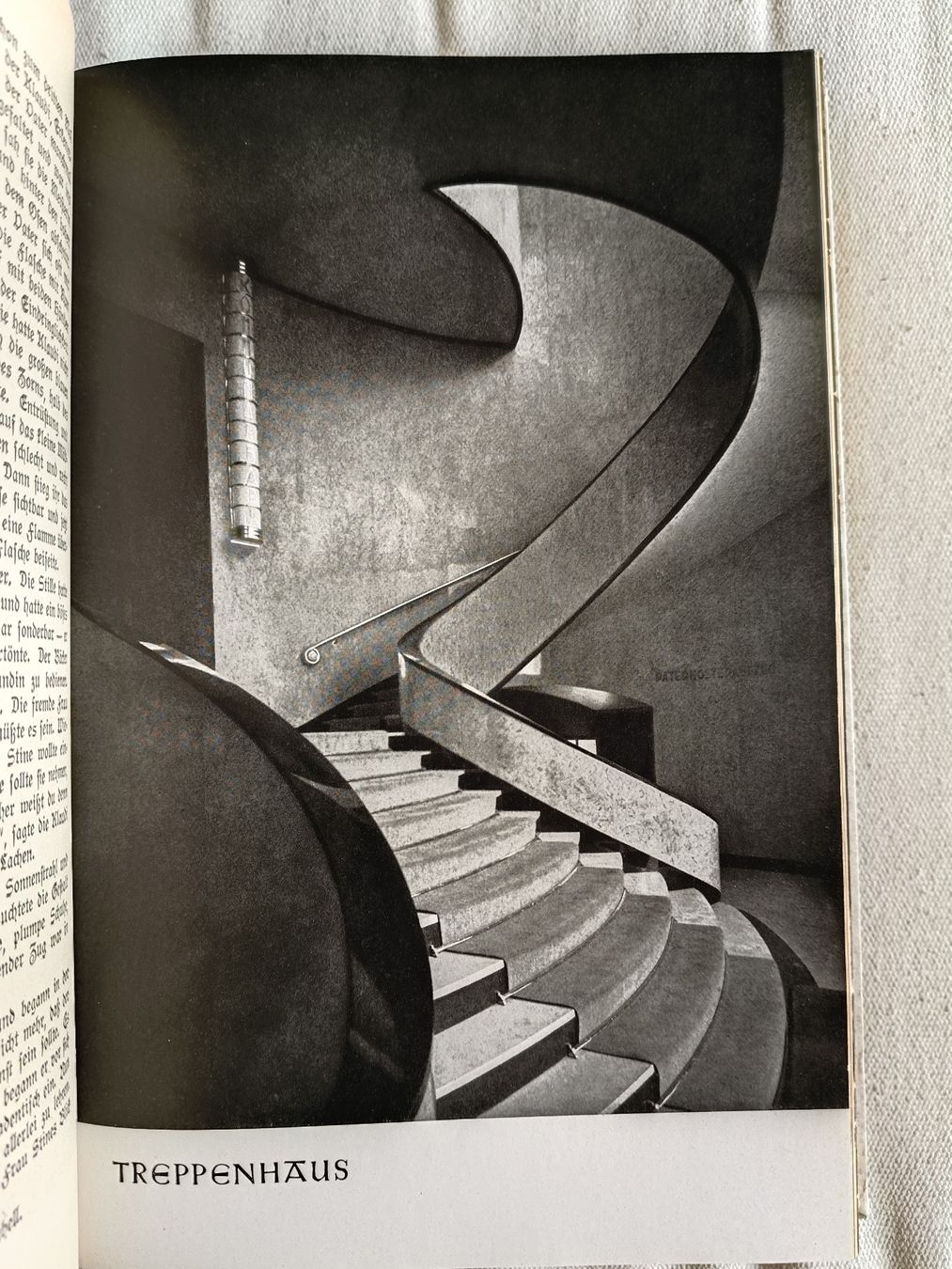 Libri: 2 Bände "Volk und Welt" 1942 – Usato da Zürich venduto da imago6912 2