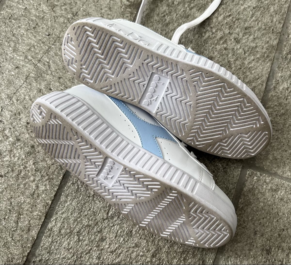 Scarpe da donna: 2 Paar Damen Sneaker Gr. 36 – Usato da chur venduto da Ika11 5